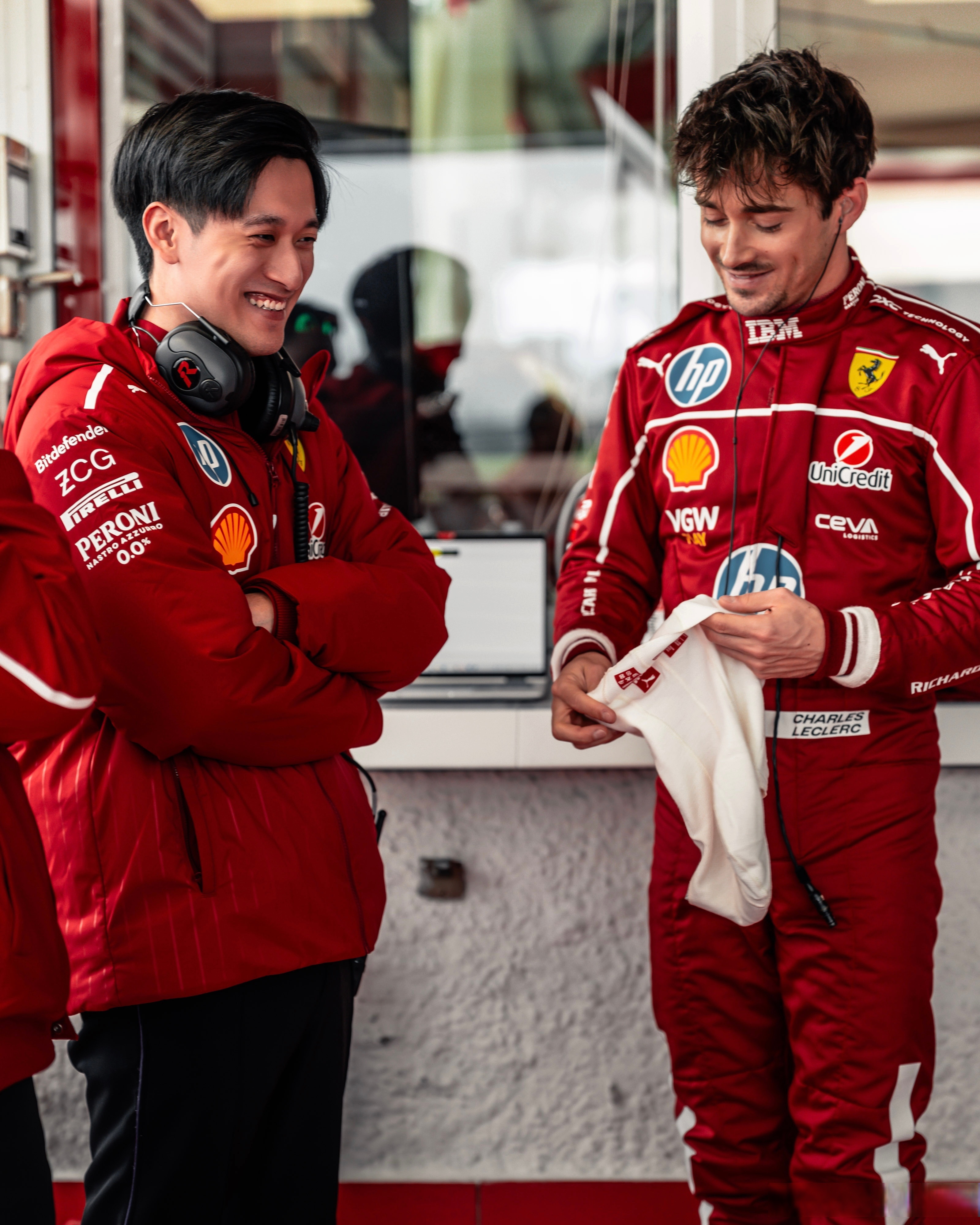 红牛二队碾压索伯车队，周冠宇带队取胜