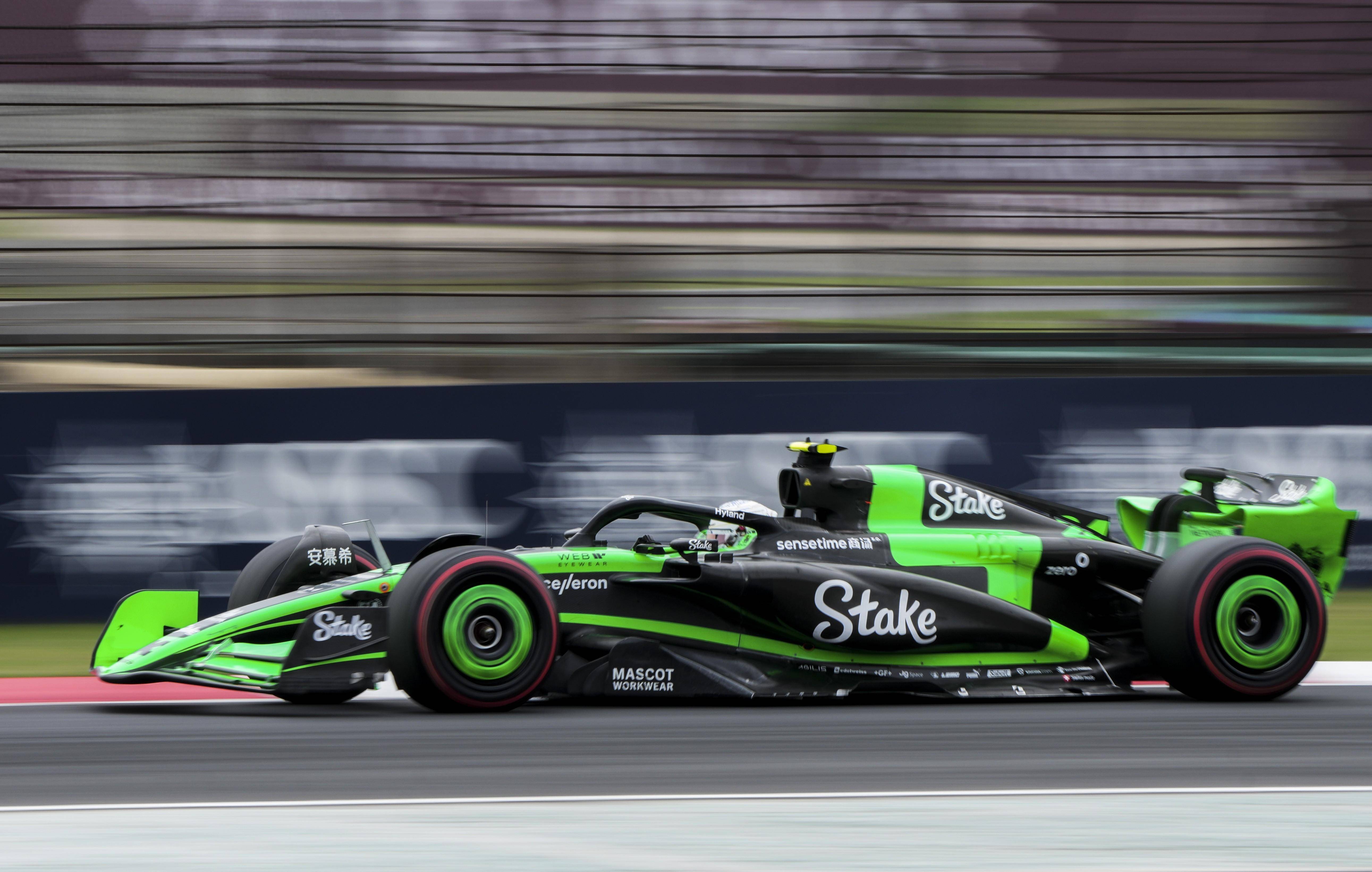 红牛二队碾压索伯车队，周冠宇带队取胜