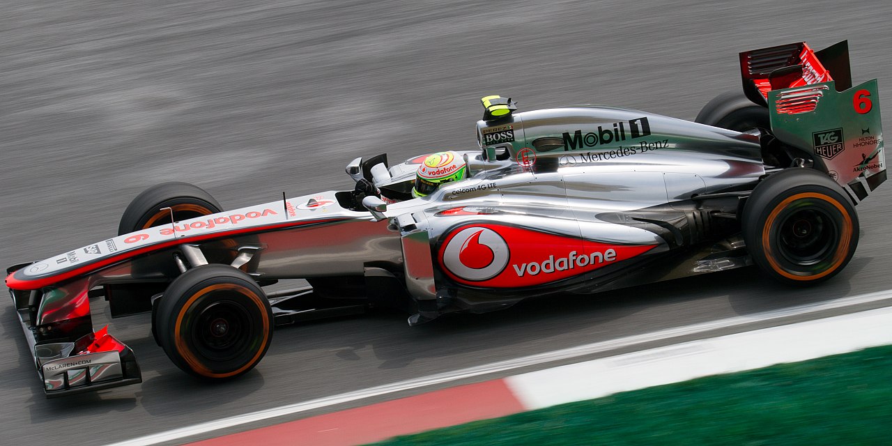 开云体育平台APP-梅赛德斯翻盘红牛车队，佩雷兹高光表现