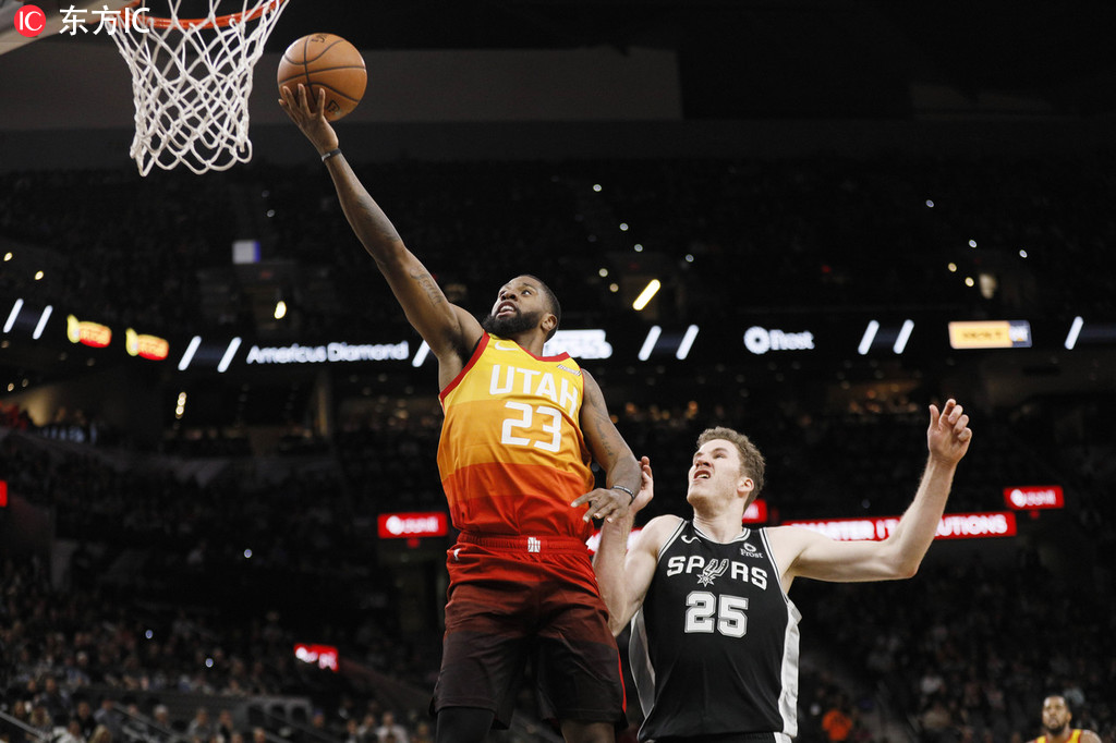 马刺完胜尼克斯,戈贝尔高光表现 马刺完胜尼克斯,戈贝尔高光表现