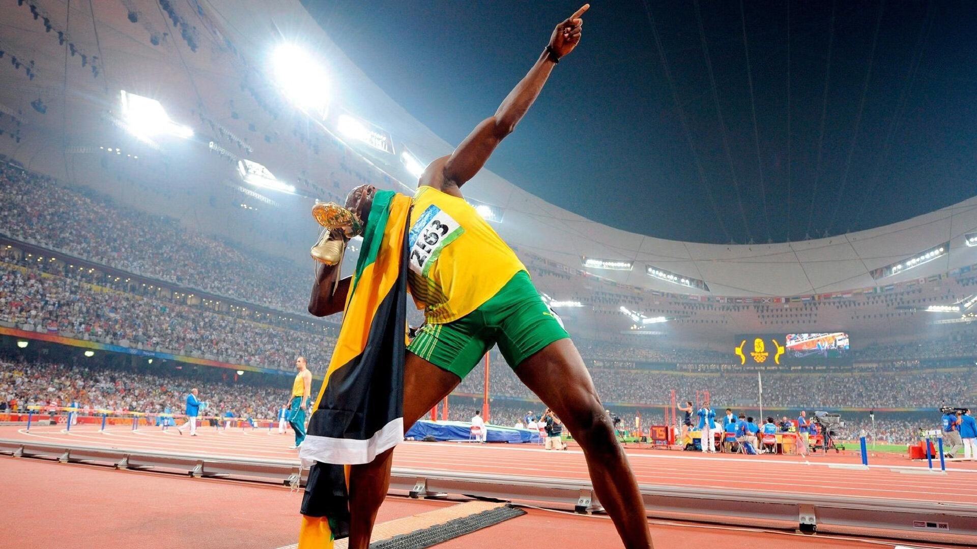 蓝鹰坠落加勒比，友谊赛变事故现场，迪马利亚一传一射导演逆袭