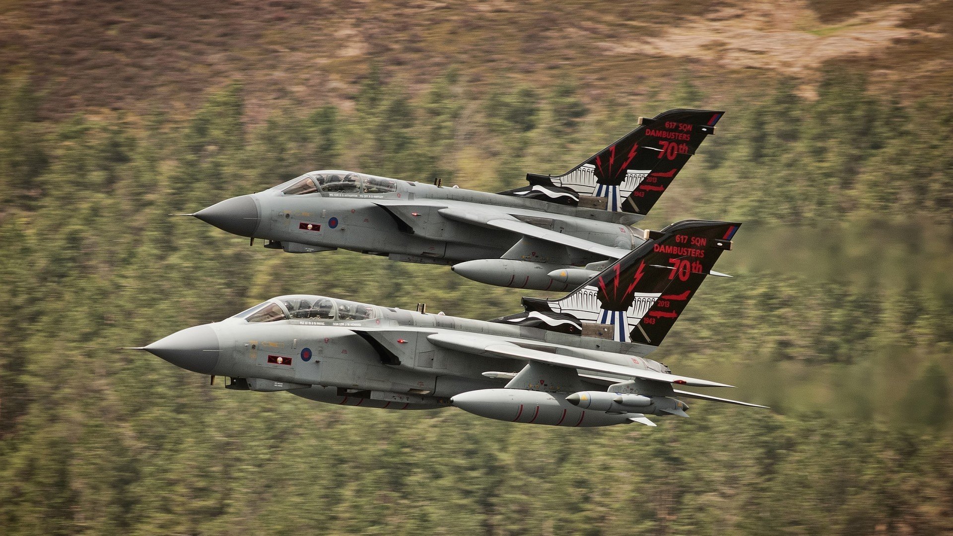 出戏后卫与闯入者，当斯通斯与巴拉圭的幽灵在巴萨的舞台上演对手戏